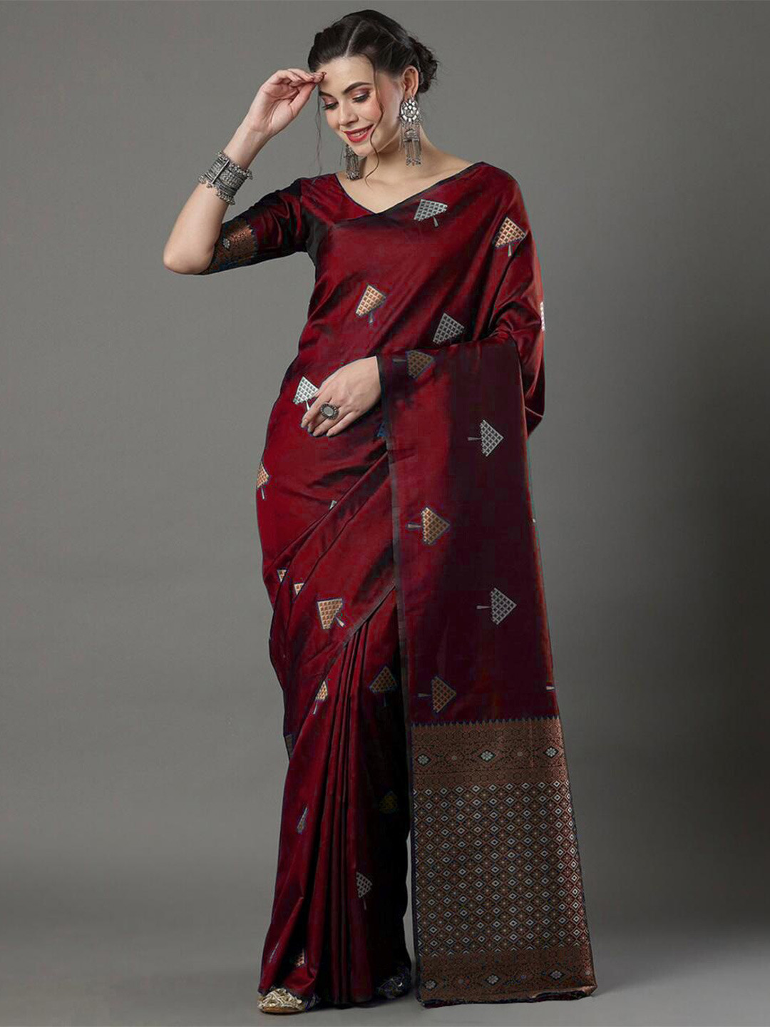 

SHIJILA Geometric Woven Design Zari Kanjeevaram Saree, Maroon