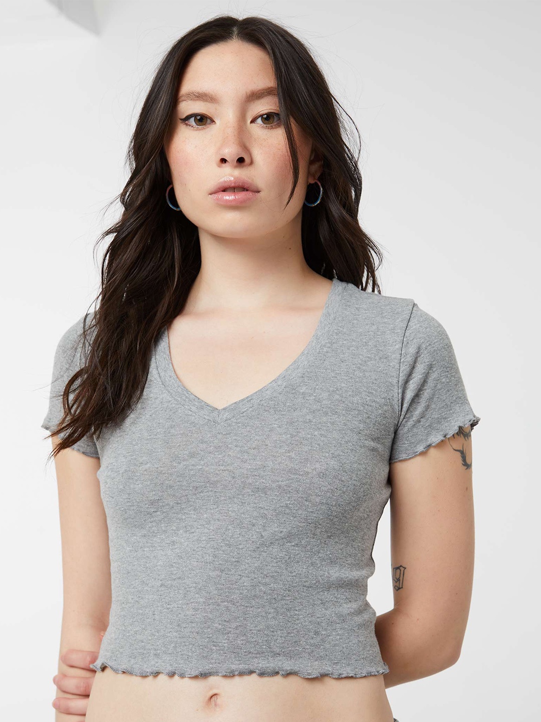 

Ardene V-Neck Crop T-shirt, Grey