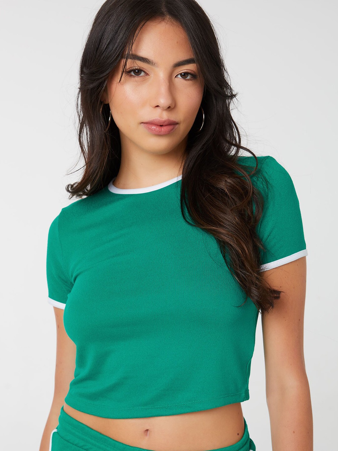 

Ardene Solid Round Neck Regular Fit Casual Crop T-shirt, Green