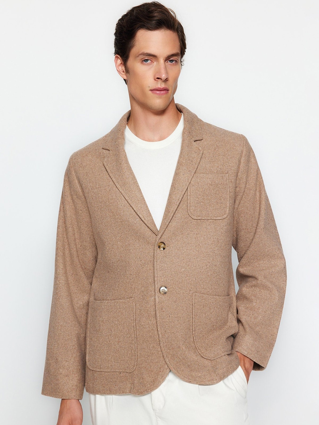 

Trendyol Notched Lapel Collar Slim-Fit Single-Breasted Blazers, Beige