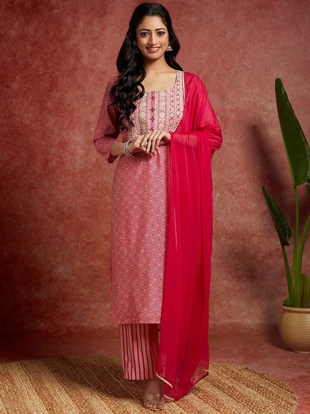 

Libas Bandhani Printed Regular Mirror Work Kurta With Palazzos & Dupatta, Pink