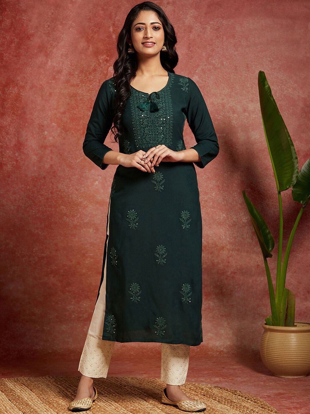 

Libas Floral Embroidered Sequinned Tie-up Neck Straight Kurta, Green