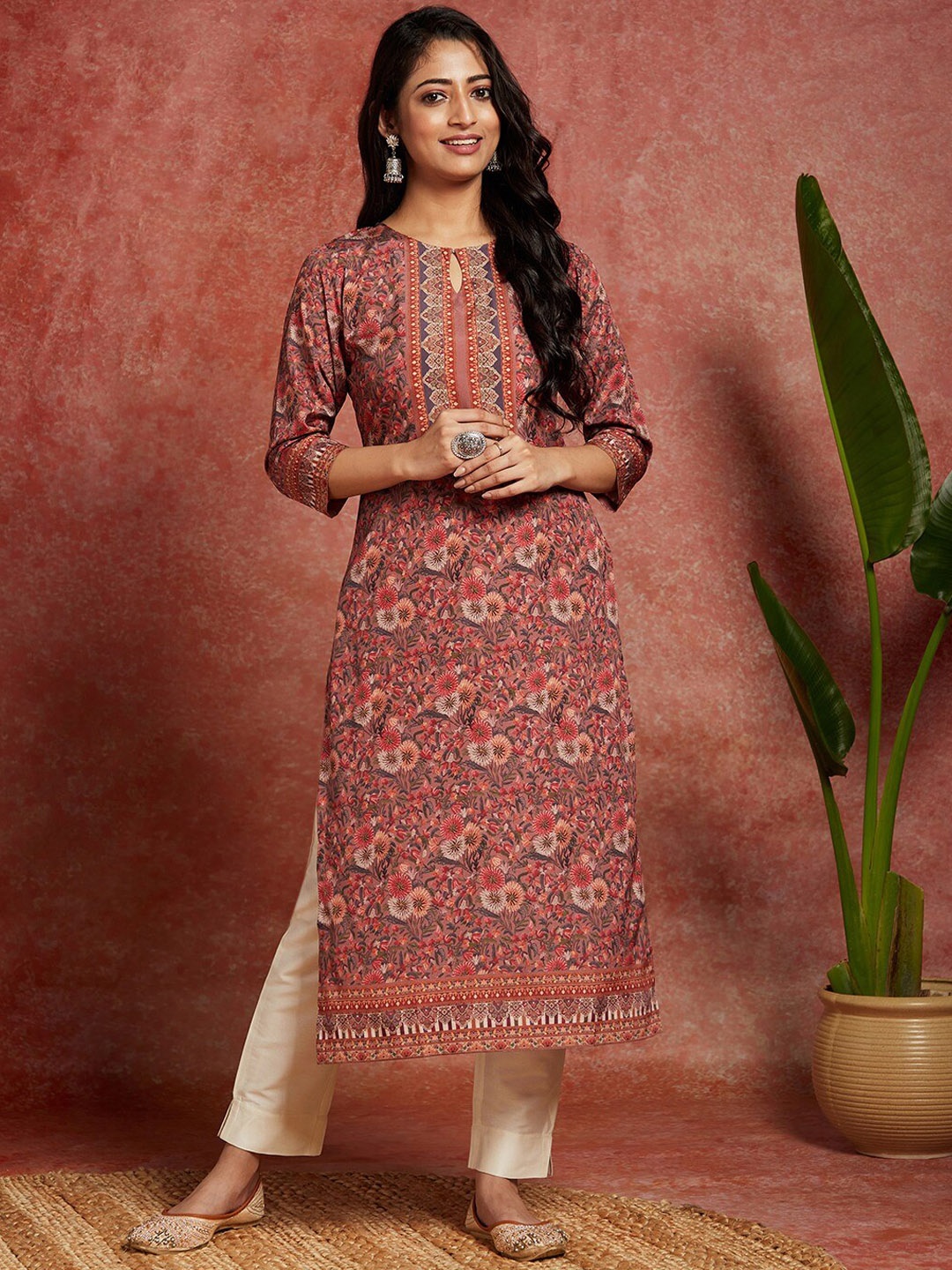 

Libas Floral Printed Keyhole Neck Straight Kurta, Mauve