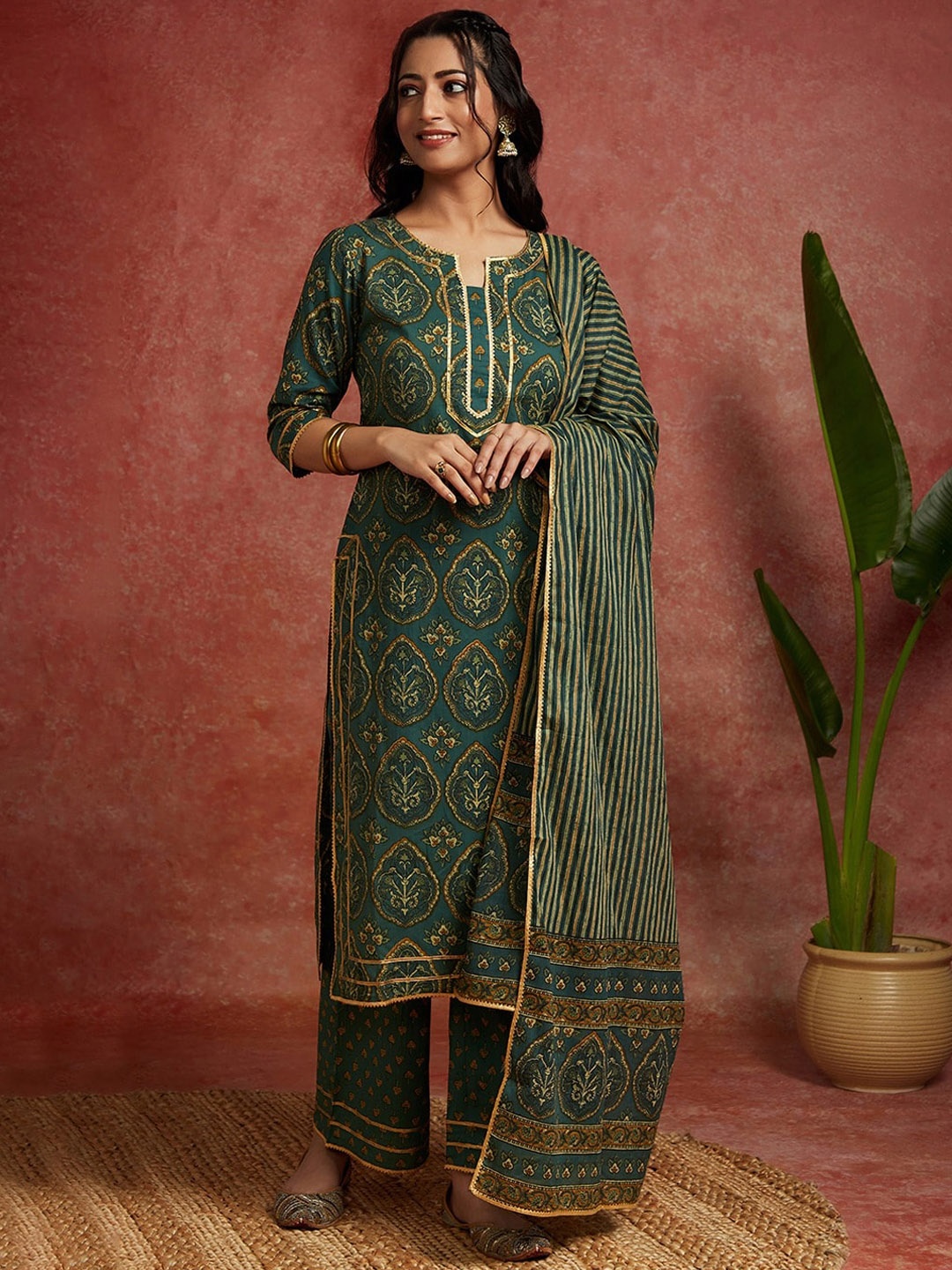 

Libas Women Green Floral Printed Regular Gotta Patti Pure Cotton Kurta with Palazzos & With Dupatta