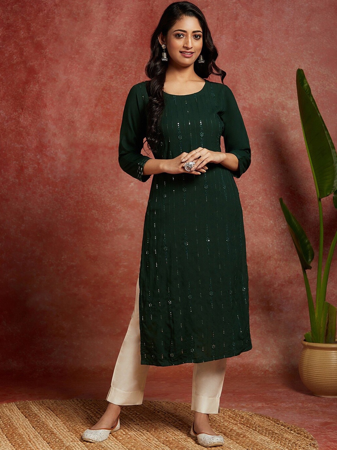 

Libas Floral Embellished Sequinned Straight Kurta, Green