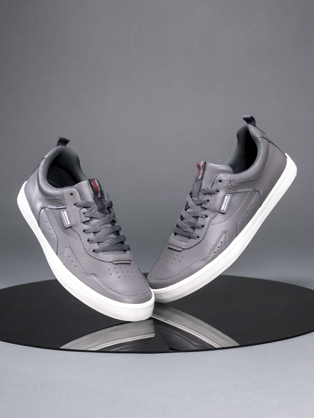 

Red Tape Men Contrast Sole Lace-Up Anti-Skid Sneakers, Grey