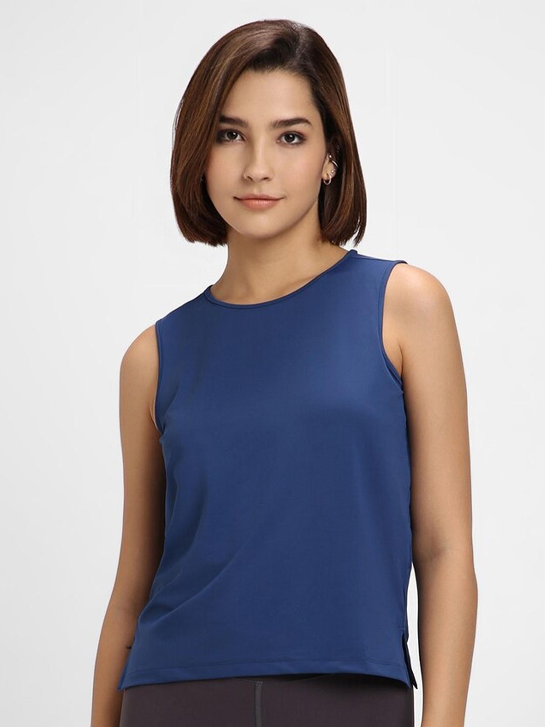 

FOREVER 21 Round Neck Sleeveless Top, Blue