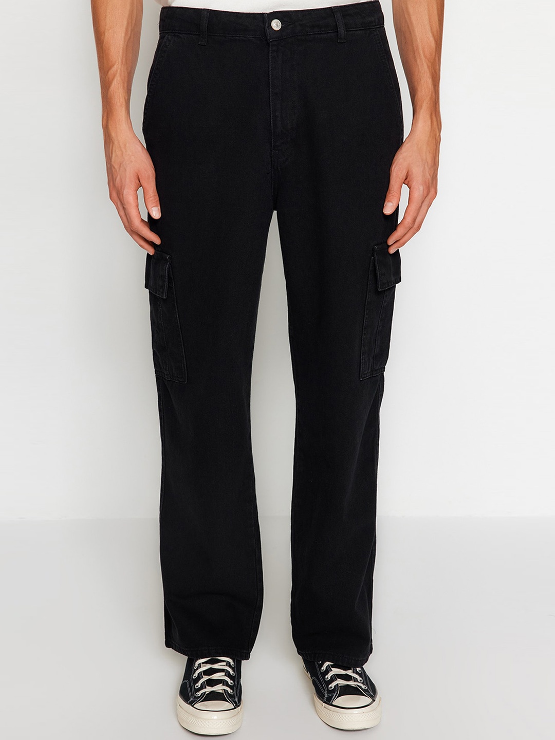 

Trendyol Relaxed Fit Comfort Cotton Mid-Rise Cargo Jeans, Black