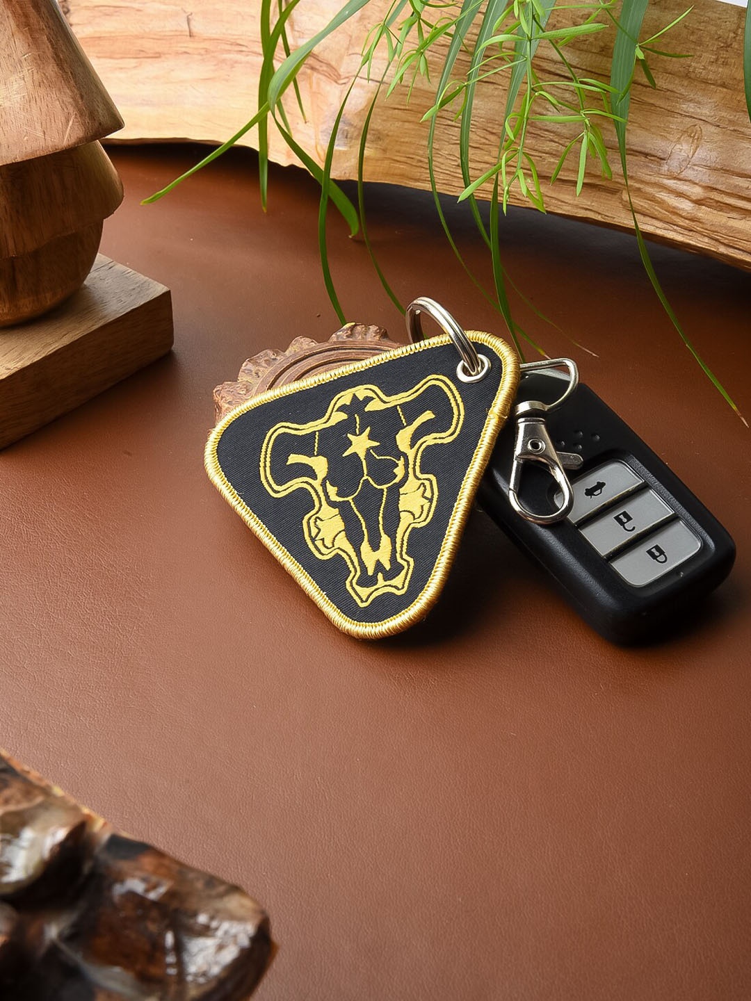 

COMICSENSE Black Clover Anime Bull Woven Key Chain
