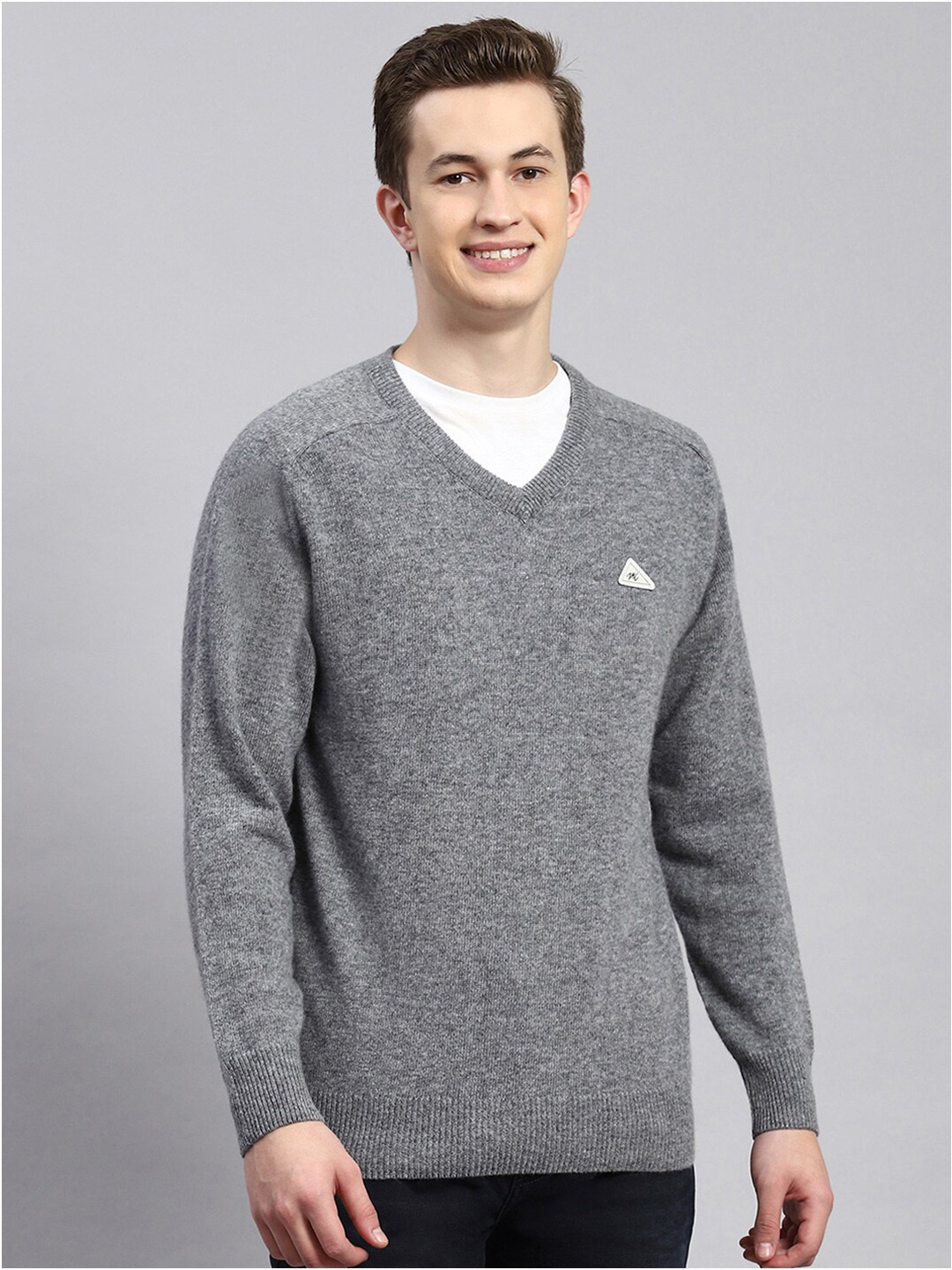 

Monte Carlo V-Neck Woollen Pullover Sweater, Grey