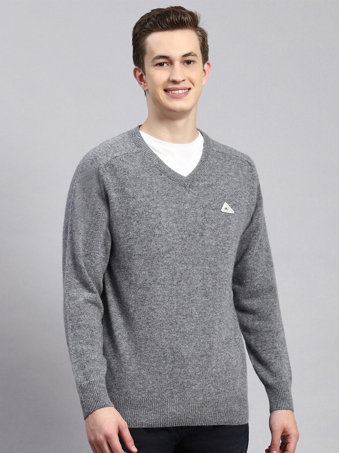 

Monte Carlo V-Neck Woollen Pullover, Grey