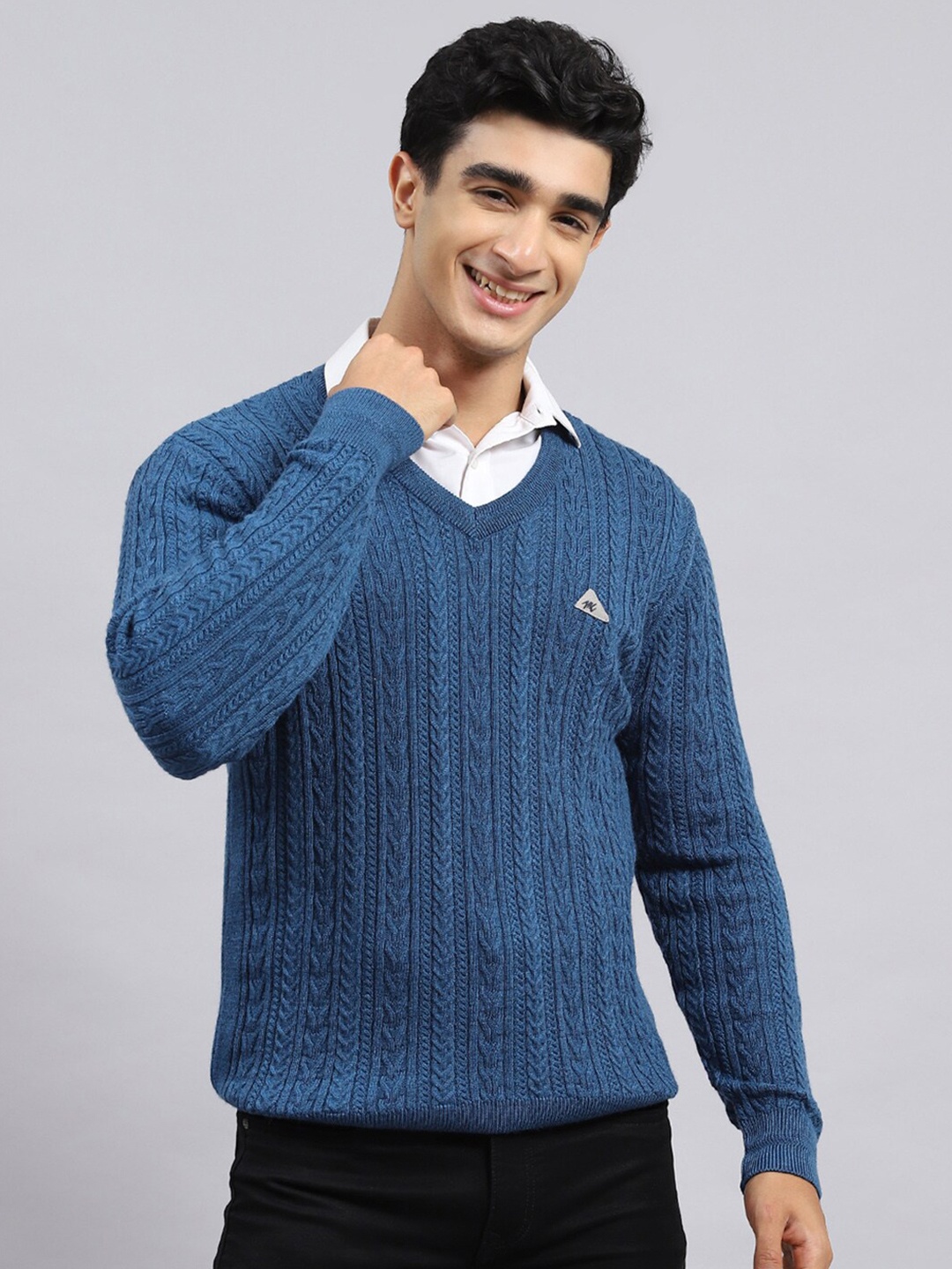 

Monte Carlo Cable Knit V-Neck Woollen Pullover, Blue