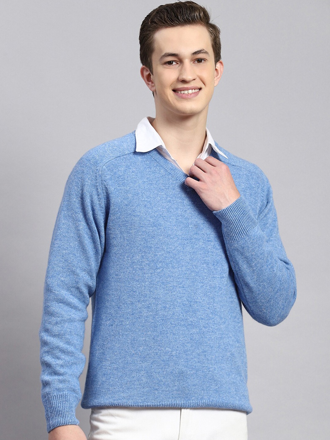 

Monte Carlo V-Neck Woollen Pullover, Blue