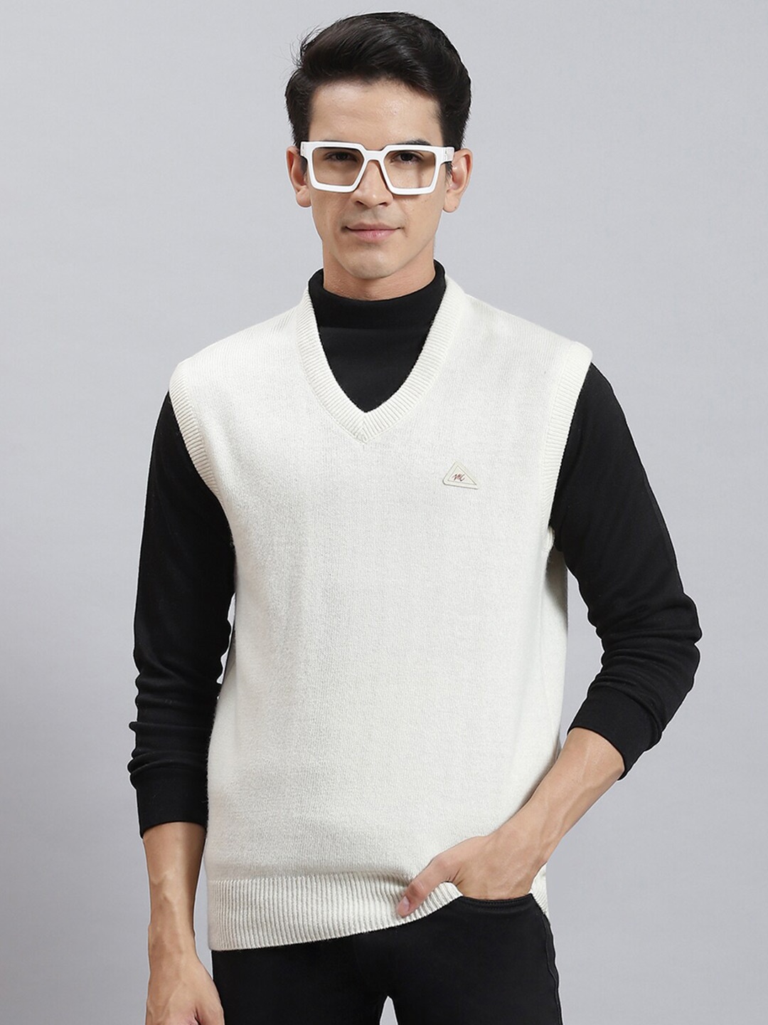 

Monte Carlo V-Neck Woollen Sweater Vest, Off white