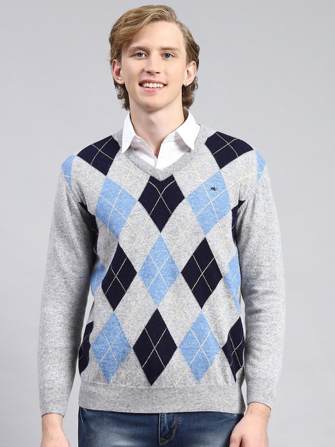 

Monte Carlo Checked V-Neck Woollen Pullover Sweaters, Grey