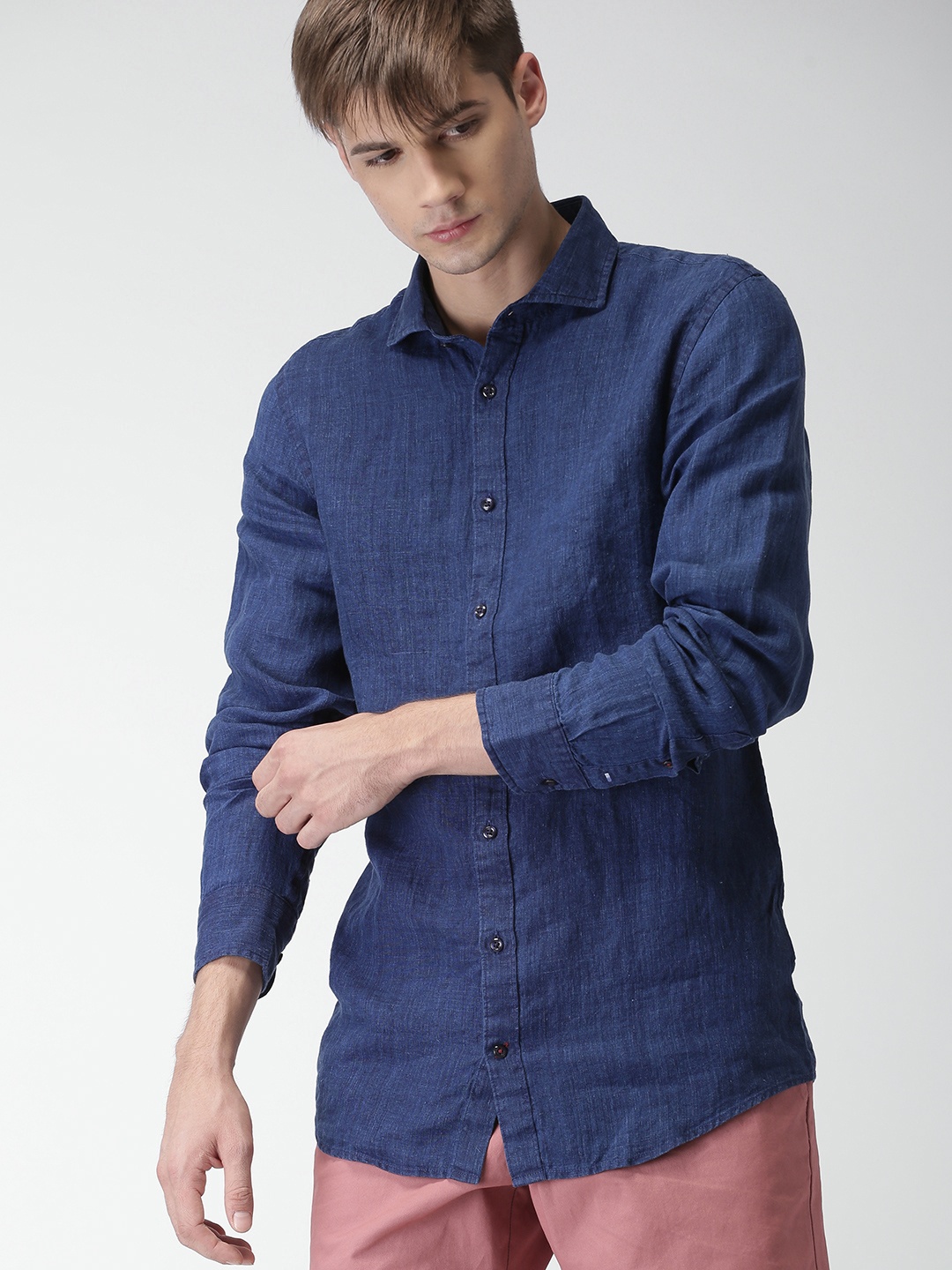 

Tommy Hilfiger Men Navy Smart Slim Fit Solid Casual Shirt, Navy blue