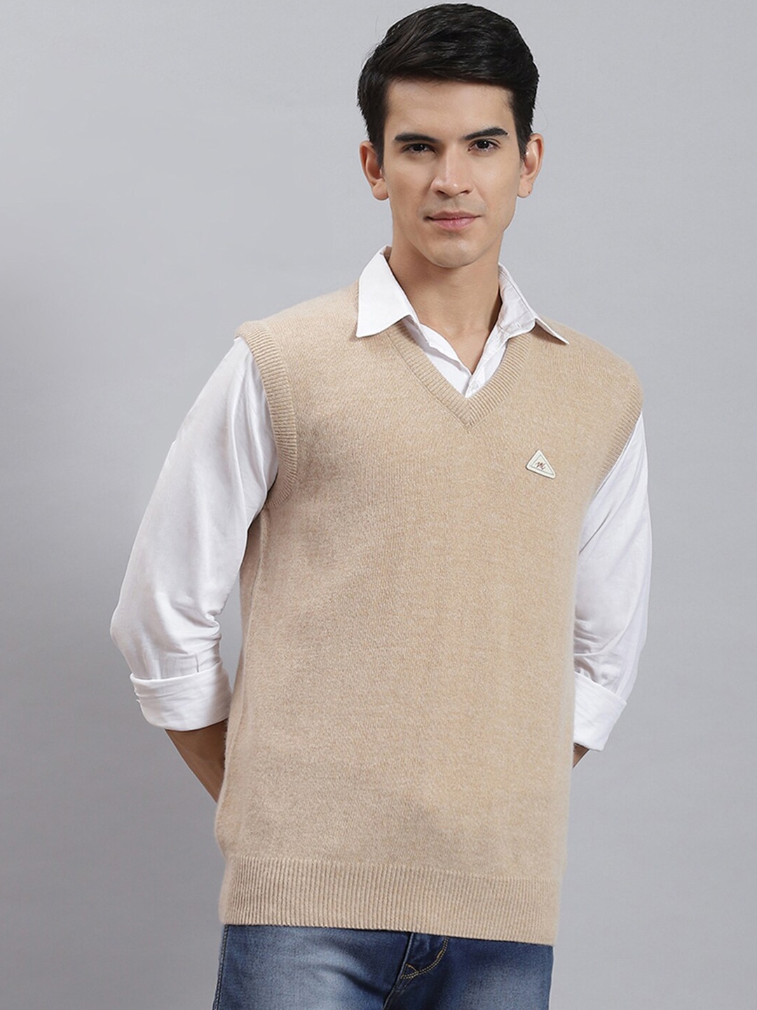 

Monte Carlo V-Neck Woollen Sweater Vest, Camel brown