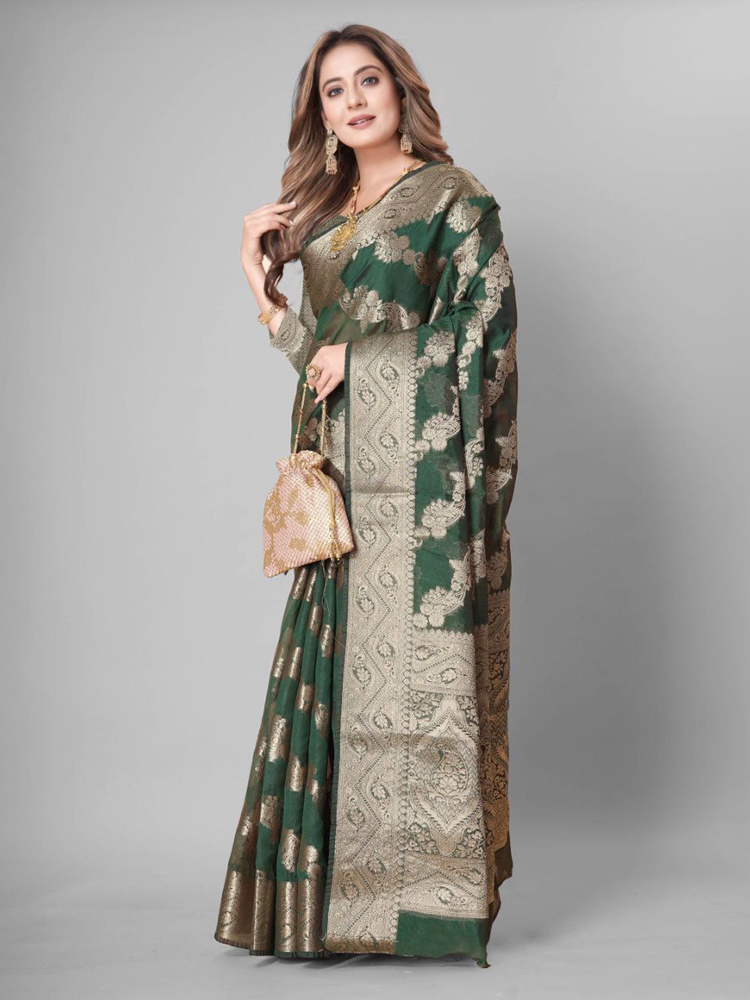 

SHIJILA Ethnic Motif Woven Design Zari Organza Kanjeevaram Saree, Green