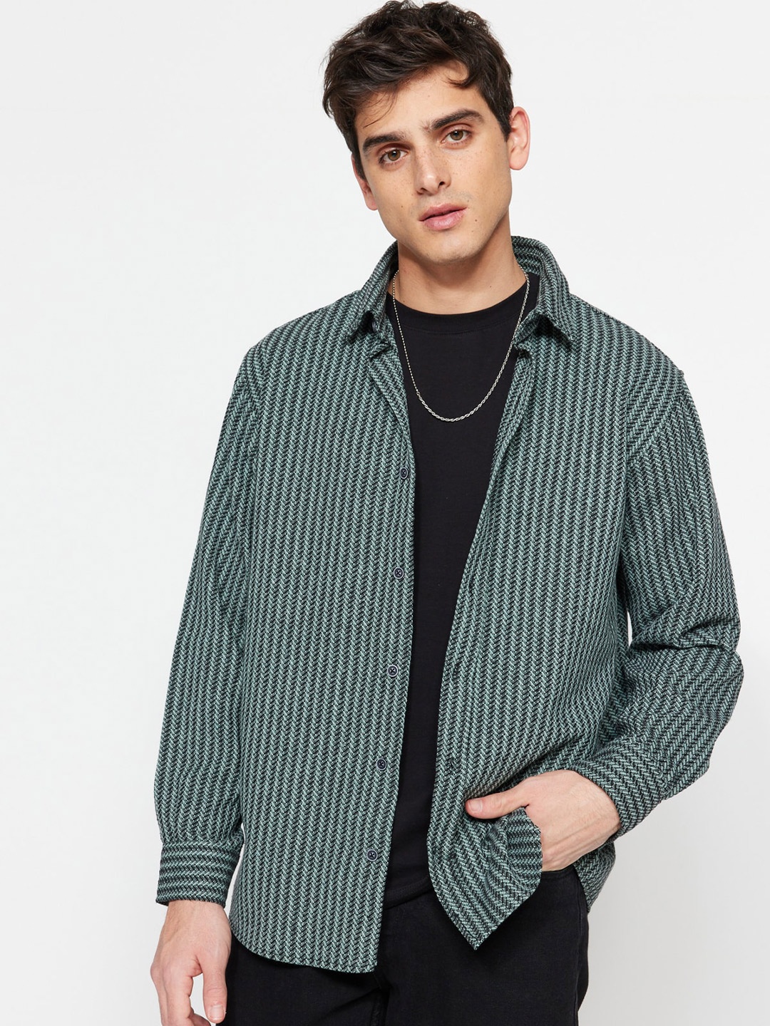 

Trendyol Self Design Textured Spread Collar Casual Shirt, Black