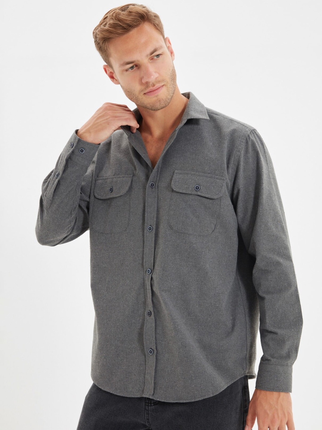 

Trendyol Regular Fit Spread Collar Shackets, Grey