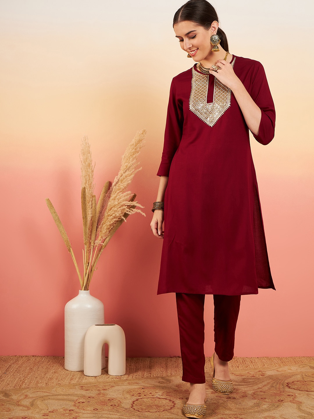 

InWeave Sequin Embellished Regular Straight Kurta with Trousers, Maroon