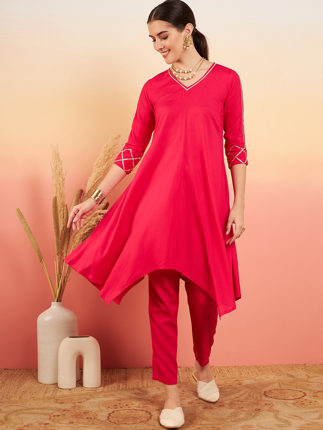 

InWeave Regular Gotta Patti Kurta with Trousers, Fuchsia
