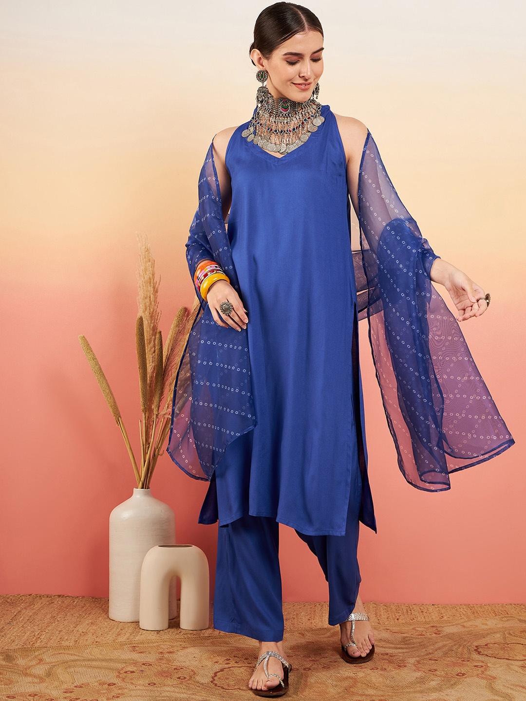 

InWeave Regular Kurta With Trousers & Dupatta, Blue