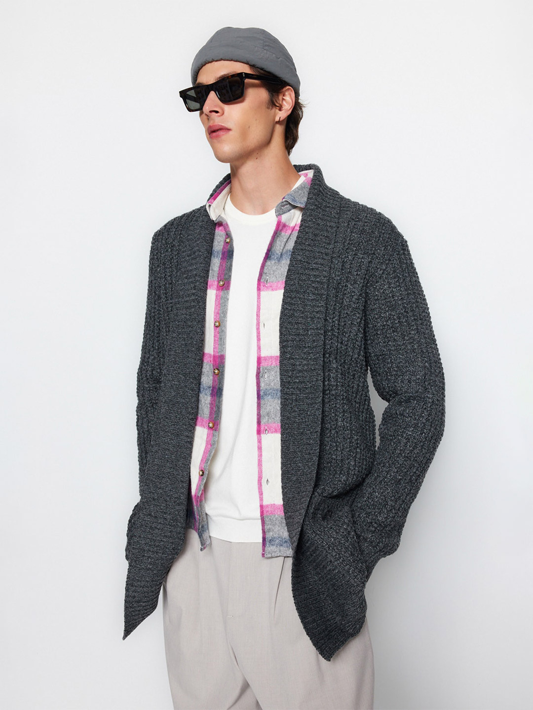 

Trendyol Men Grey Cable Knit Longline
