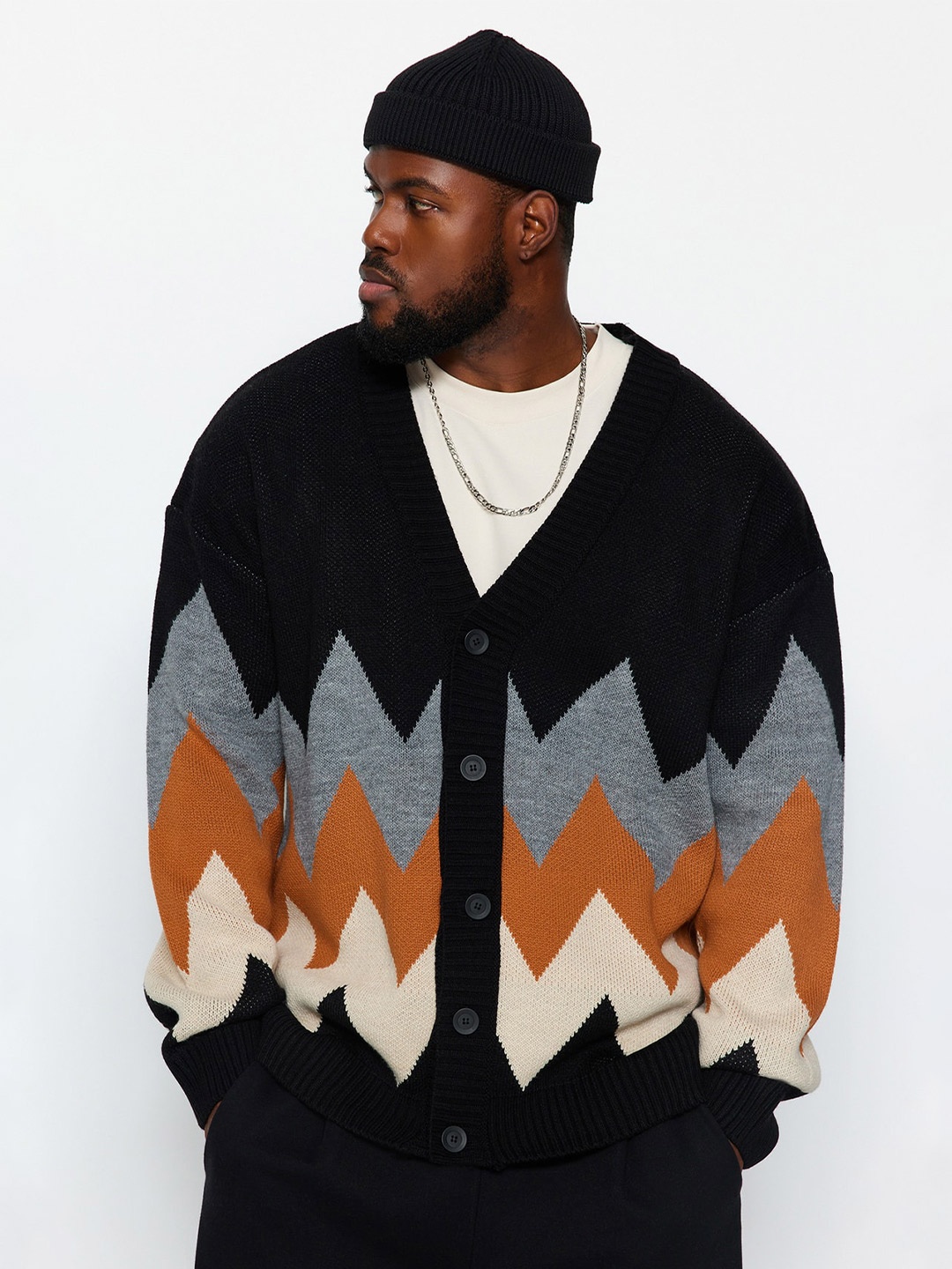 

Trendyol Chevron Printed V-Neck Pure Acrylic Cardigan, Black