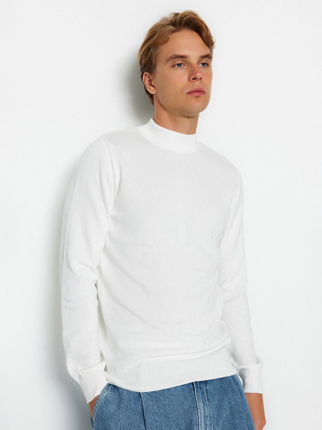 

Trendyol Round Neck Pure Cotton Pullover, White
