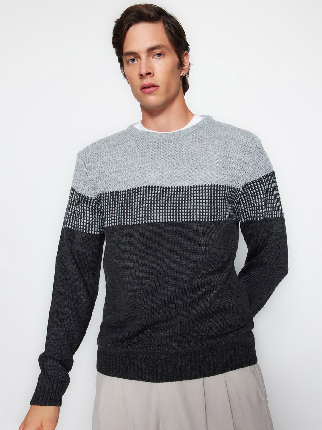 

Trendyol Self Design Acrylic Pullover, Grey