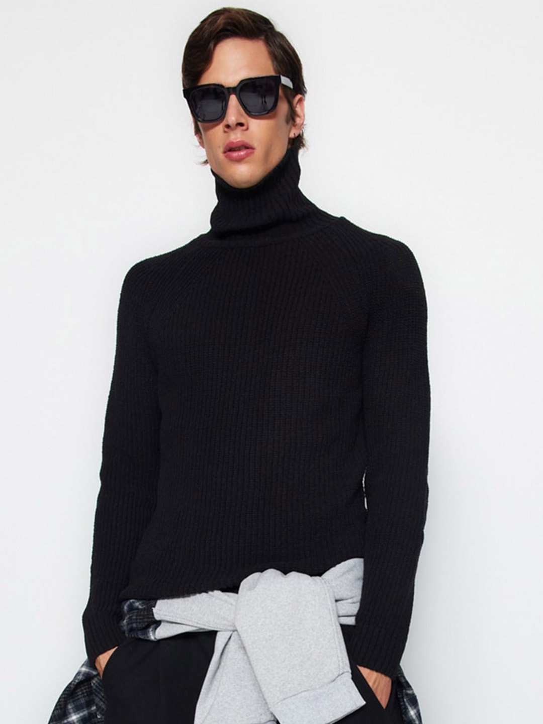 

Trendyol Turtle Neck Full Sleeves Pullover, Black