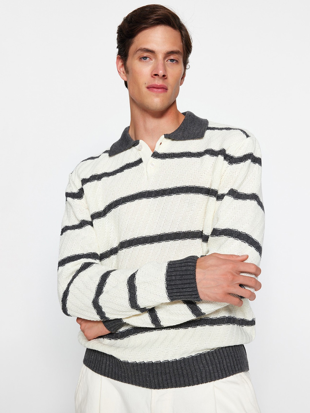 

Trendyol Ribbed Striped Acrylic Pullover, White