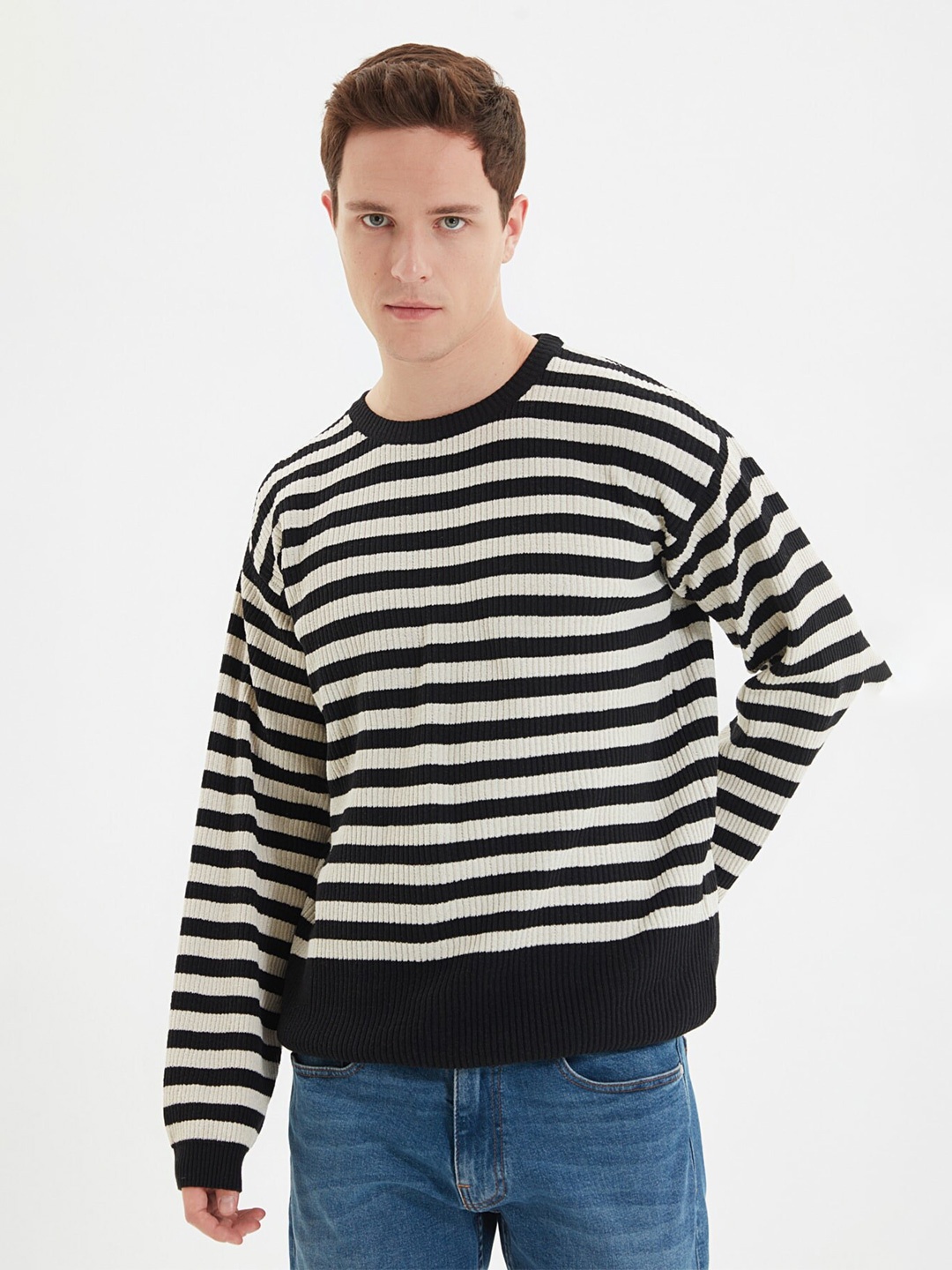 

Trendyol Striped Round Neck Pullover, Black