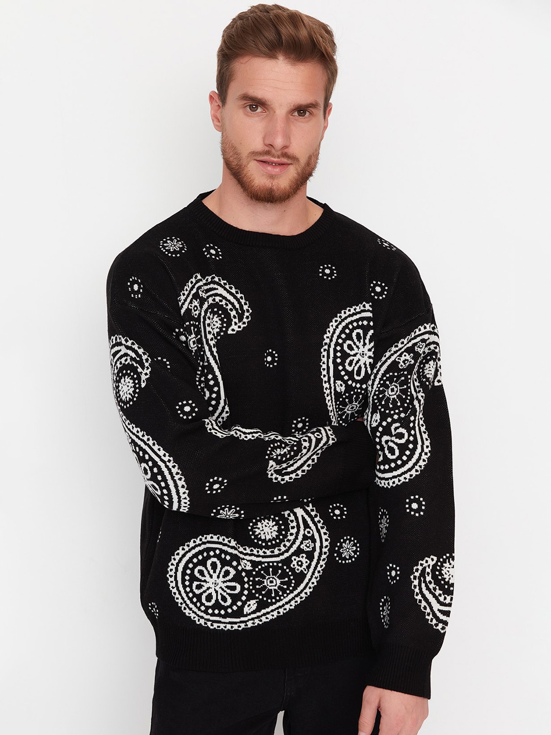 

Trendyol Paisley Printed Acrylic Pullover, Black