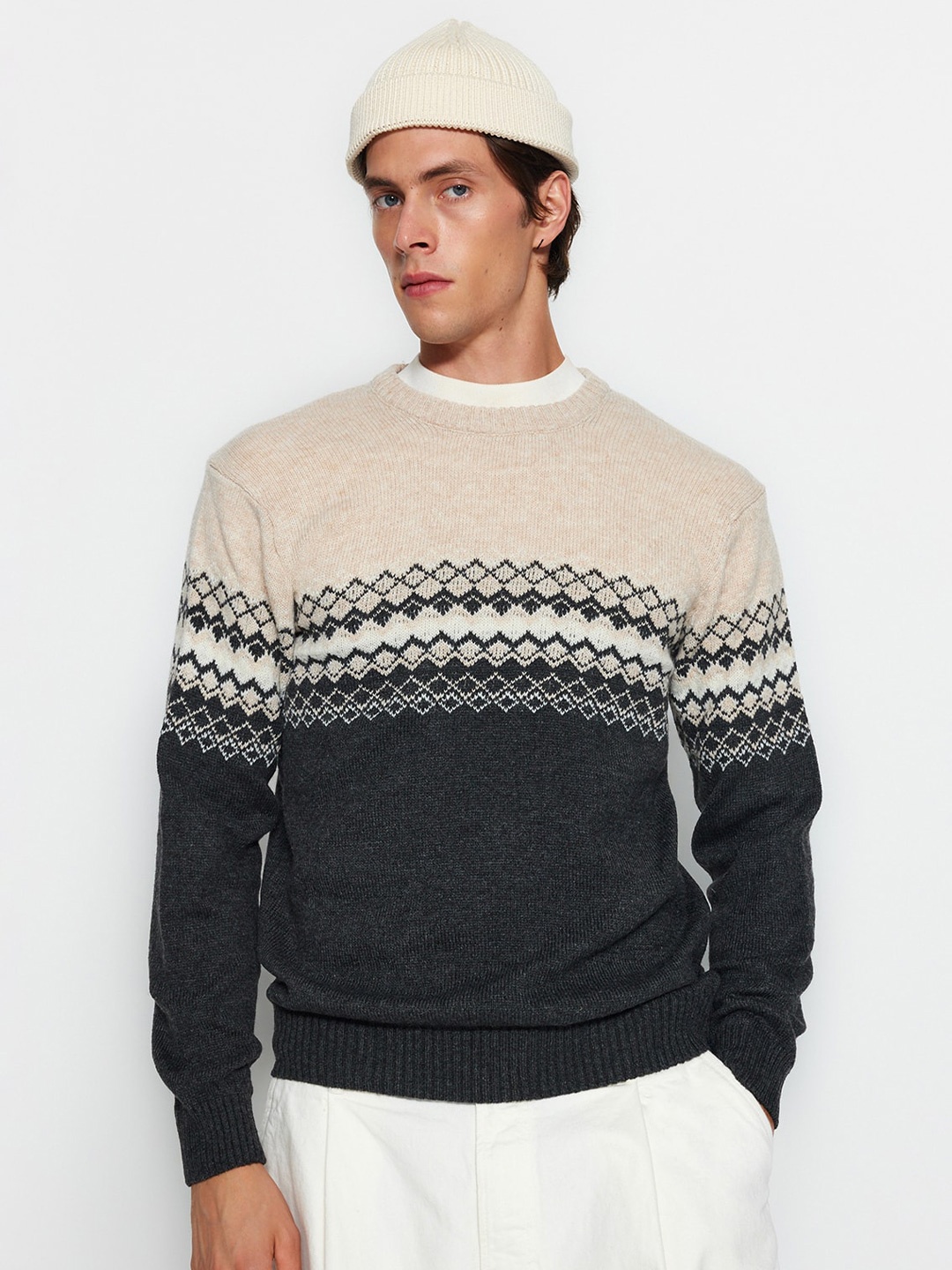 

Trendyol Self Design Pullover, Charcoal