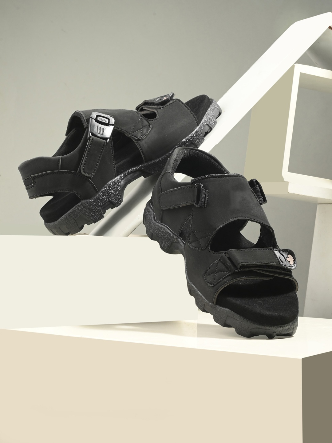 

The Roadster Lifestyle Co. Men Anti-Skid Sports Sandals, Black