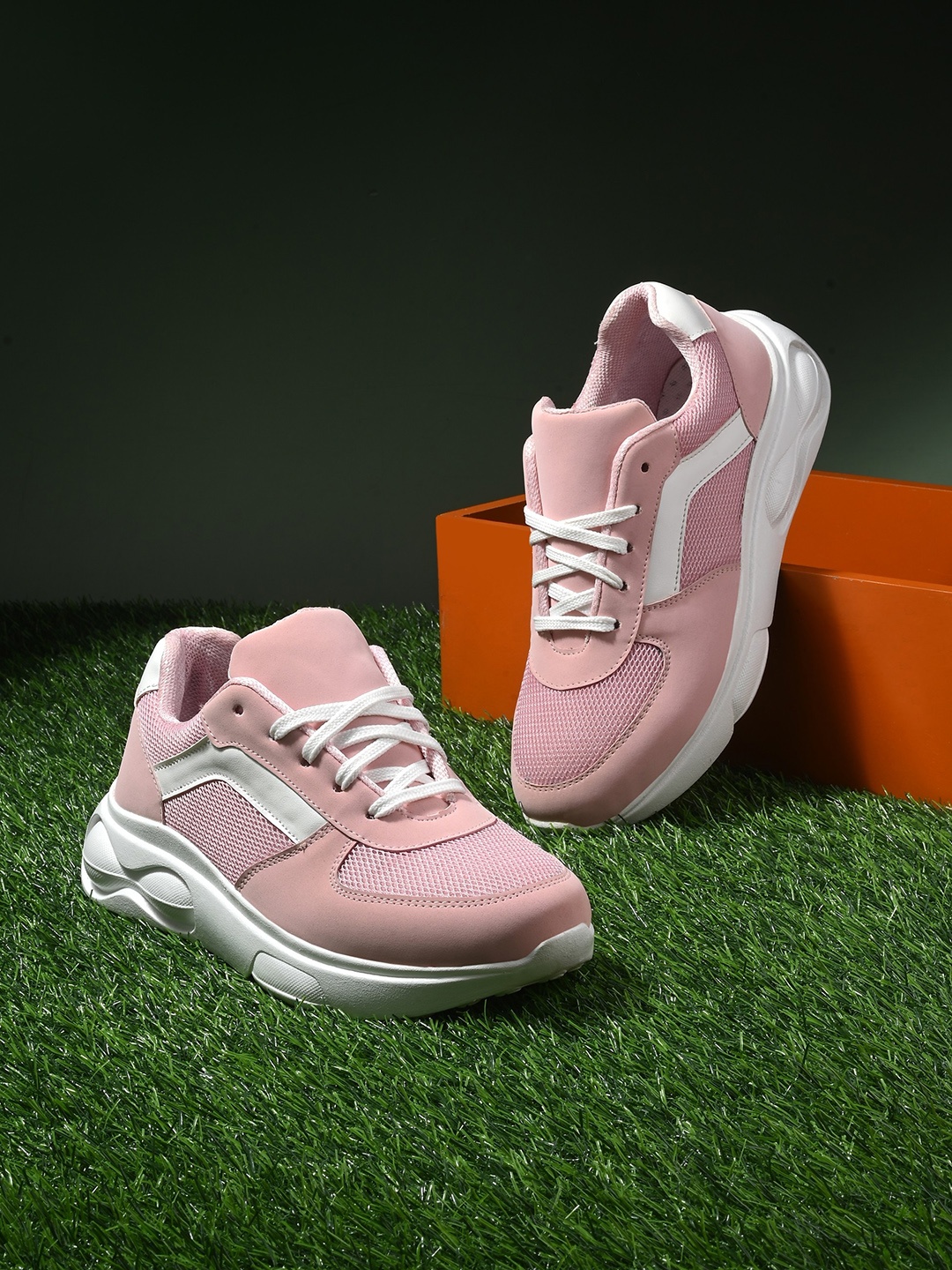 

The Roadster Lifestyle Co. Women Pink & White Textured Lightweight Sneakers