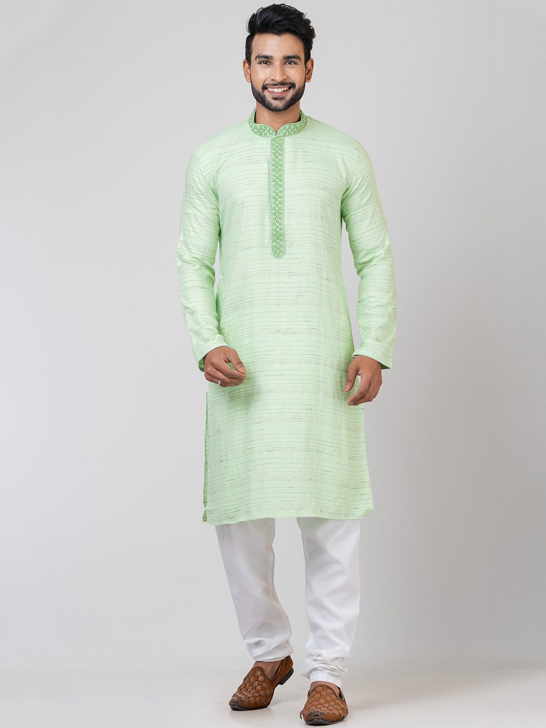 

HU - Handcrafted Uniquely Thread Work Brasso Kurta, Green