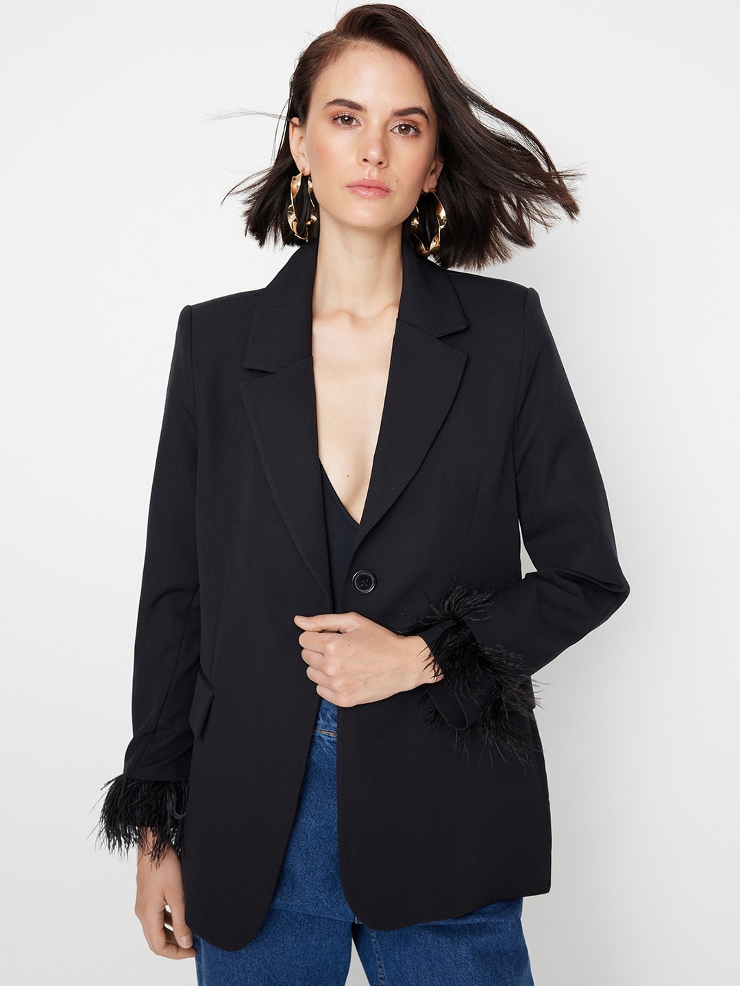 

Trendyol Notched Lapel Collar Fringed Detail Single-Breasted Blazer, Black