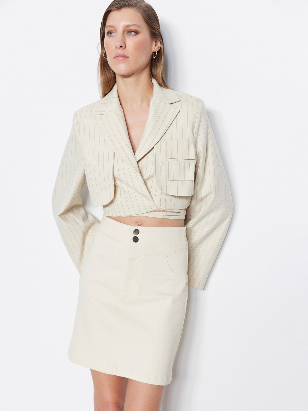 

Trendyol Striped Notched Lapel Collar Cropped Single-Breasted Blazer, Cream