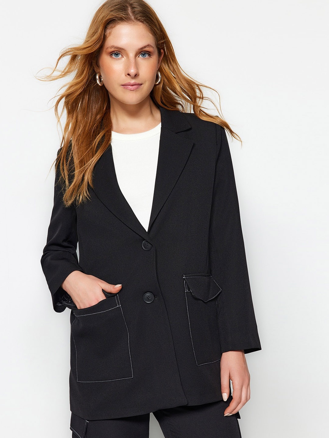 

Trendyol Notched Lapel Single-Breasted Blazer, Black