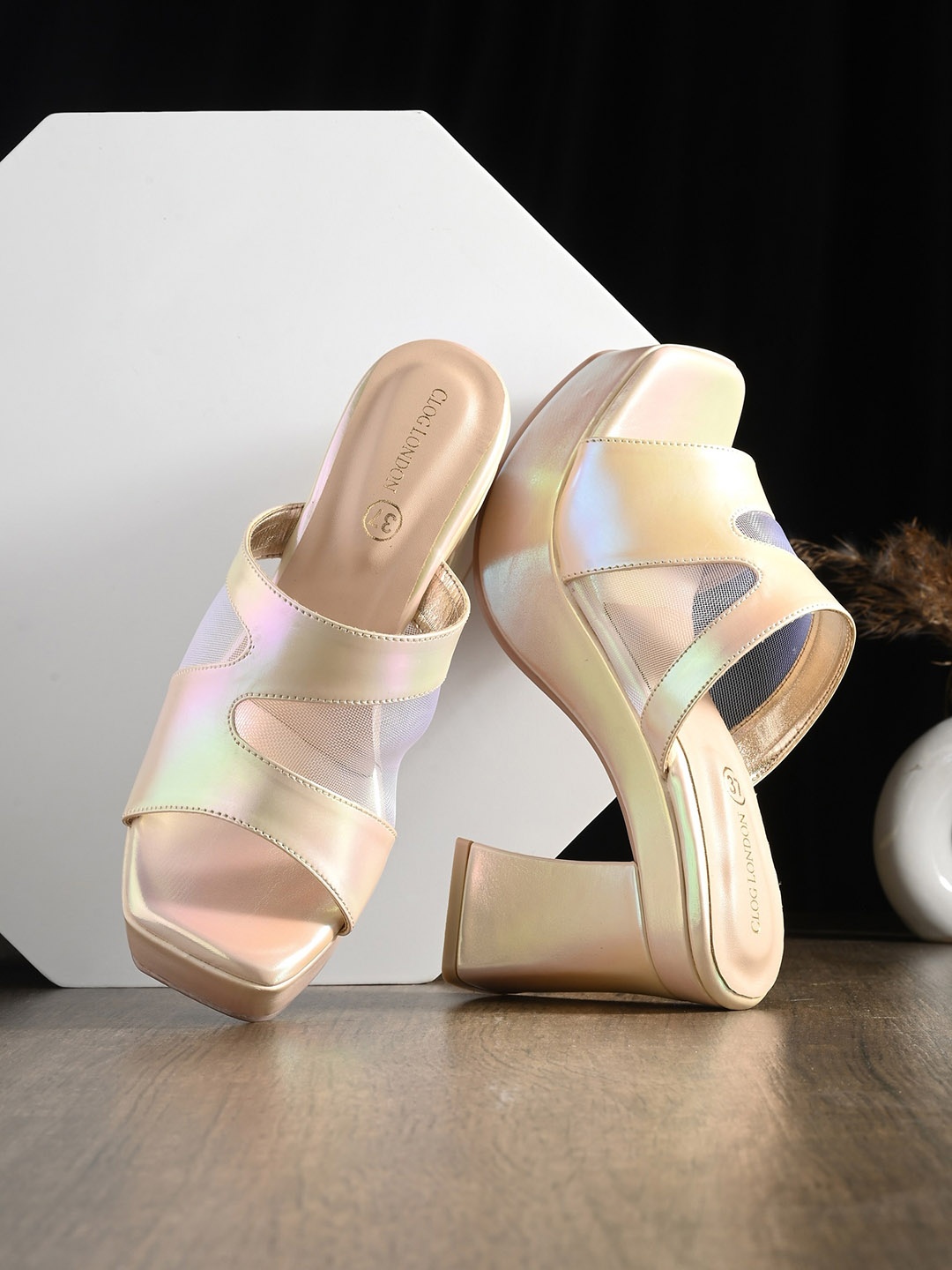 

CLOG LONDON Open Toe Textured Block Heels, Cream