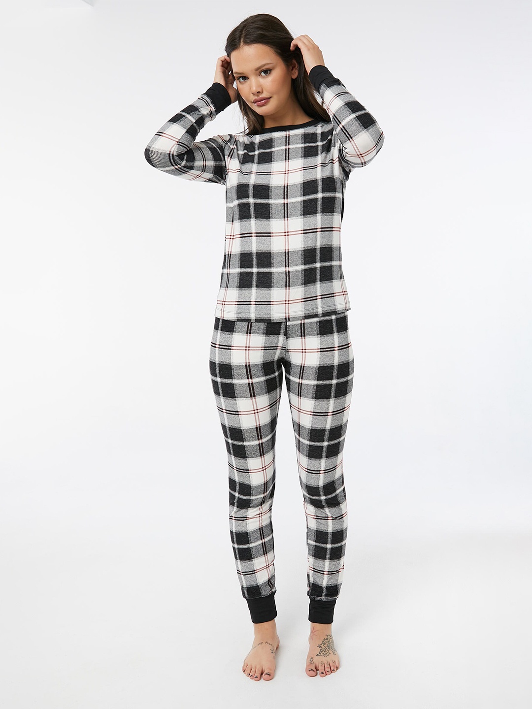 

Ardene Round Neck Checked Night suit, White