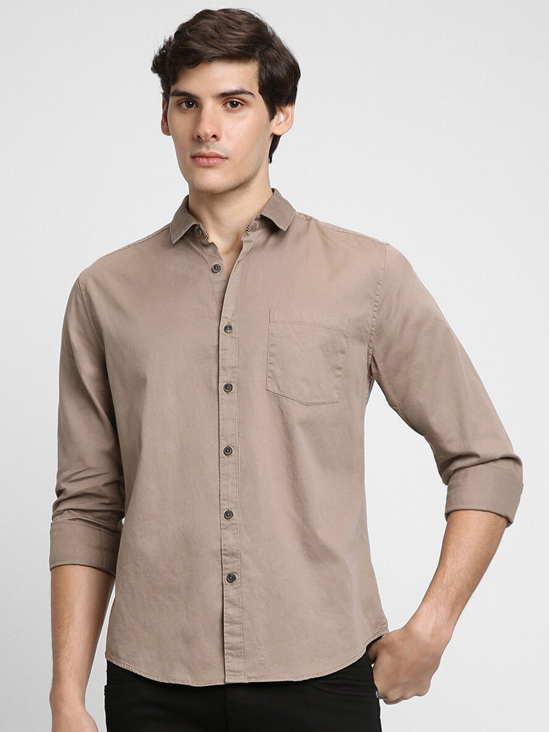 

Dennis Lingo Men Regular Fit Solid Opaque Cotton Twill Weave Casual Shirt, Khaki