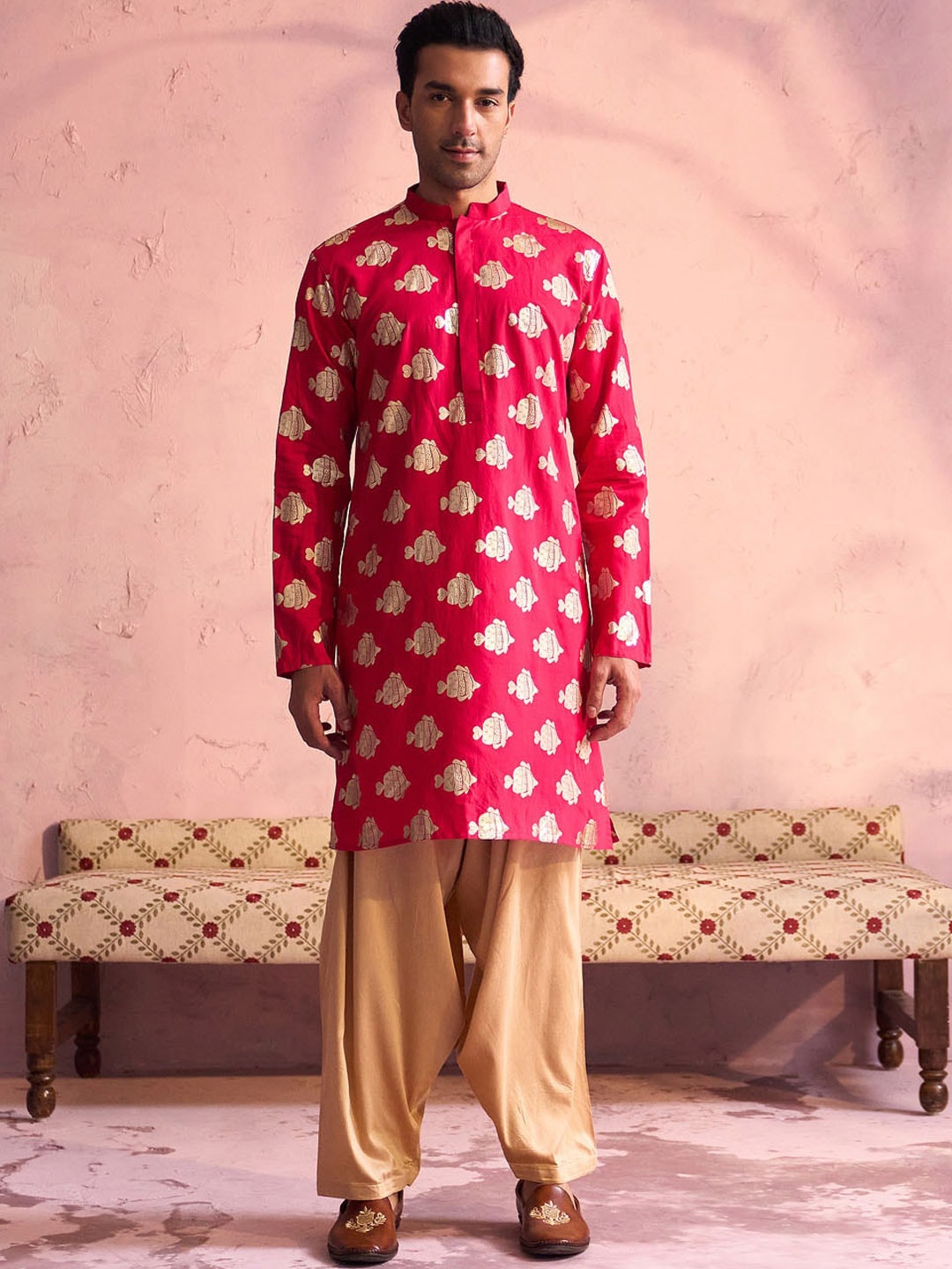

VASTRAMAY Ethnic Motifs Printed Regular Kurta with Patiala, Fuchsia