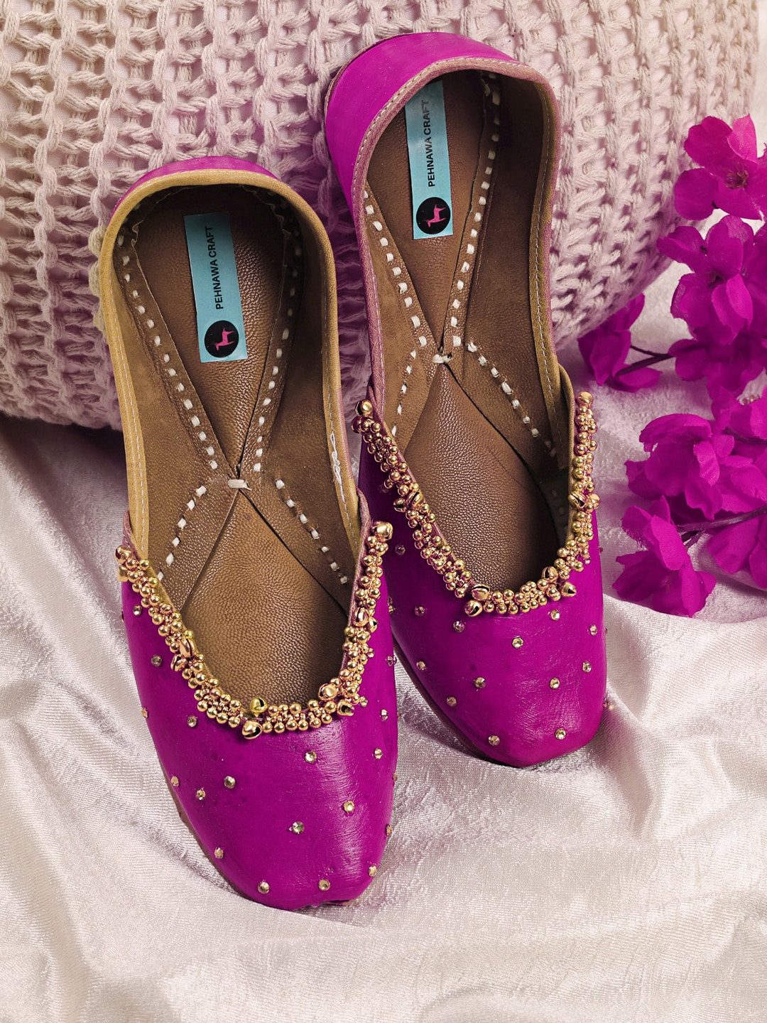 

PehnawaCraft Embellished Leather Square Toe Ethnic Mojaris, Magenta