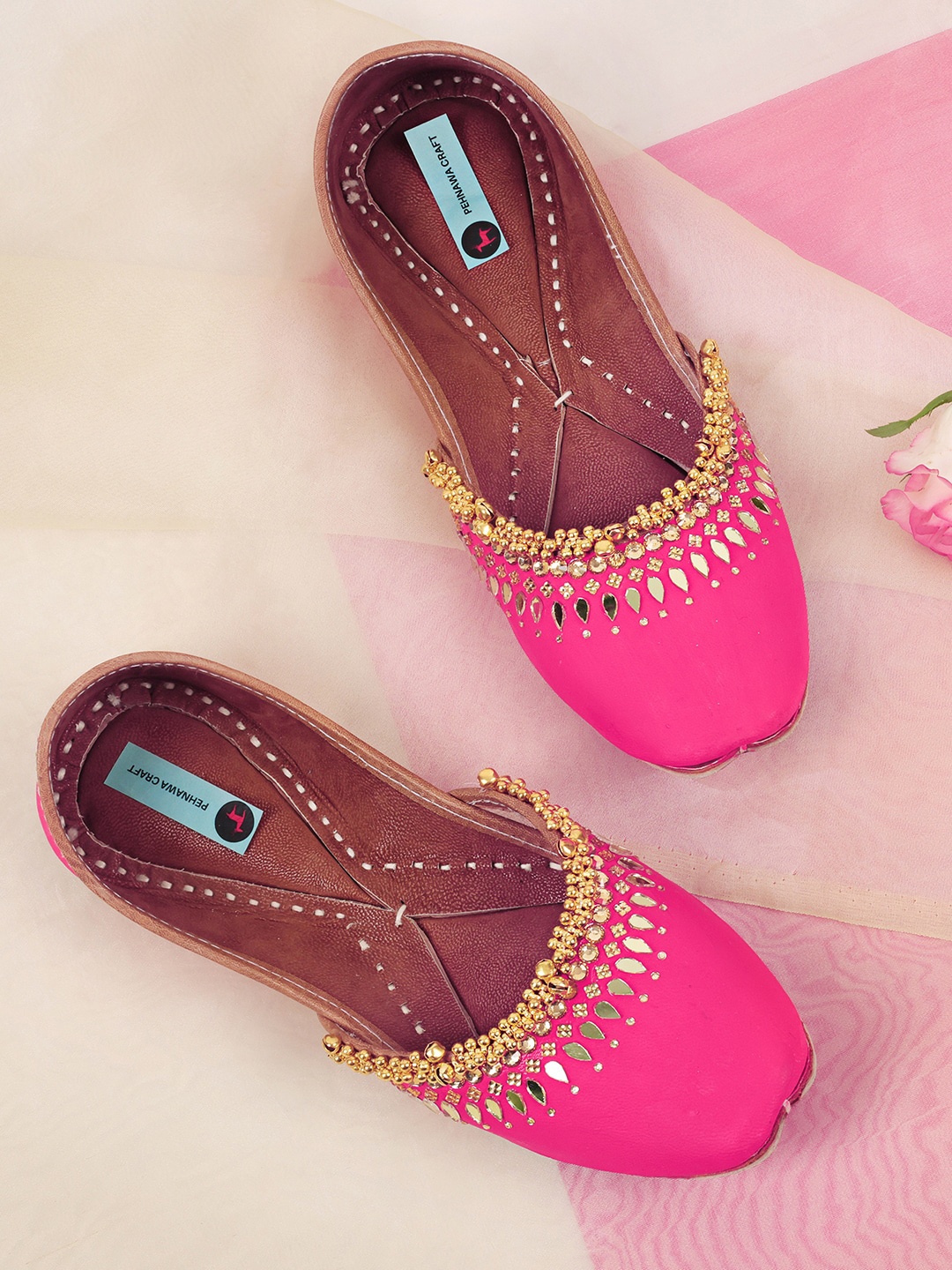 

PehnawaCraft Ethnic Embellished Mojaris, Pink