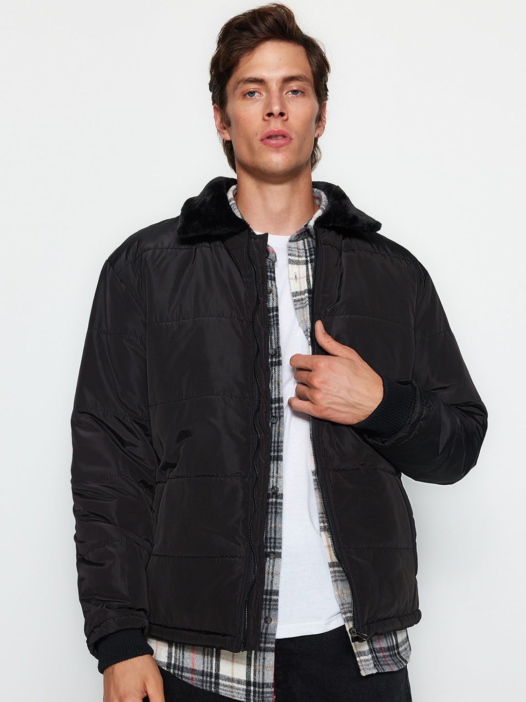 

Trendyol Spread Collar Padded Jacket, Black