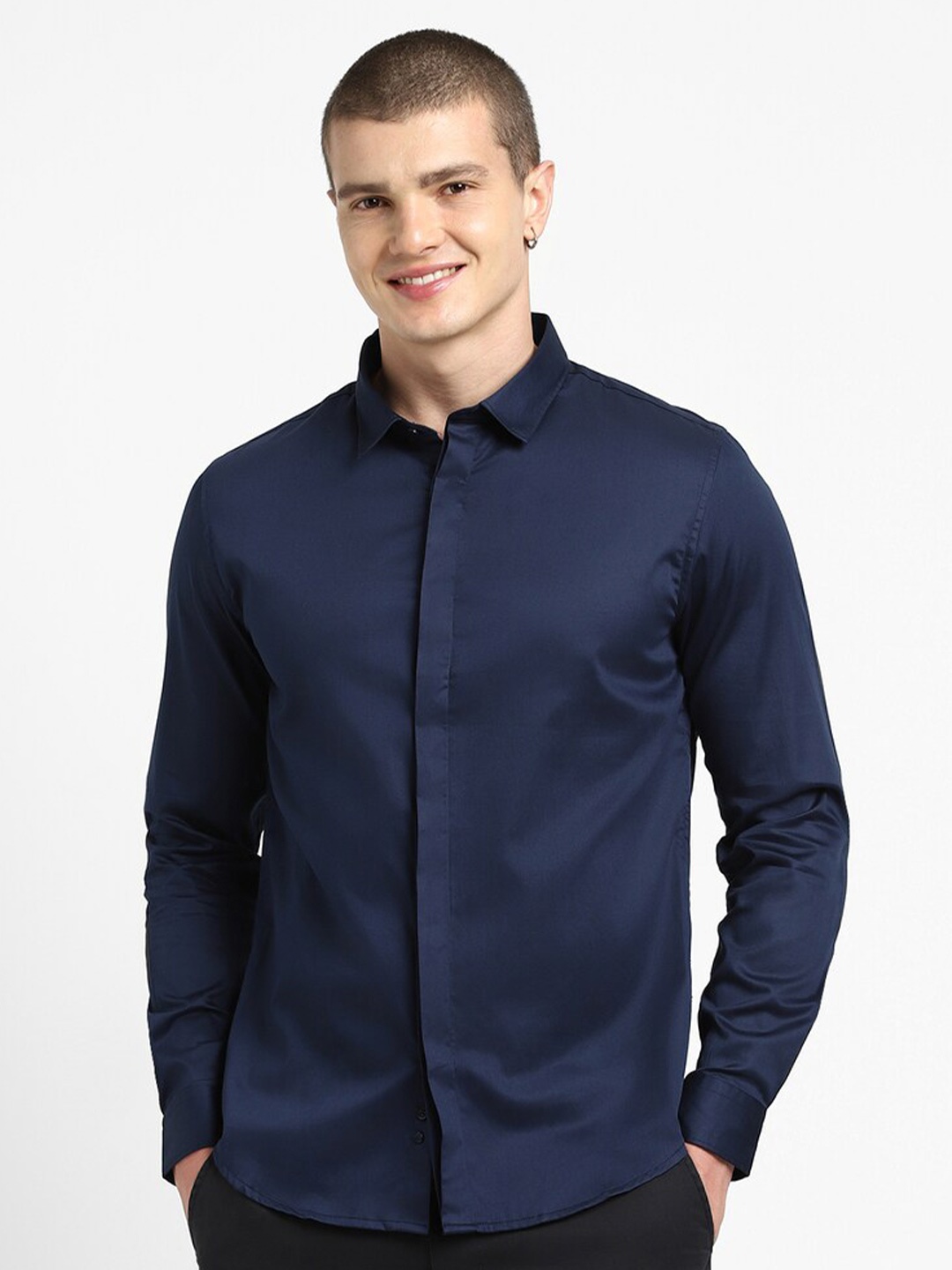 

FOREVER 21 Regular Fit Opaque Casual Shirt, Navy blue